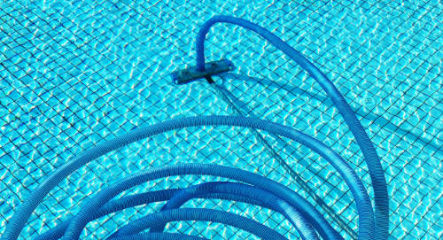 sistema de limpieza de piscinas Instalación completa de sistemas de bombeo, filtrado y climatización.